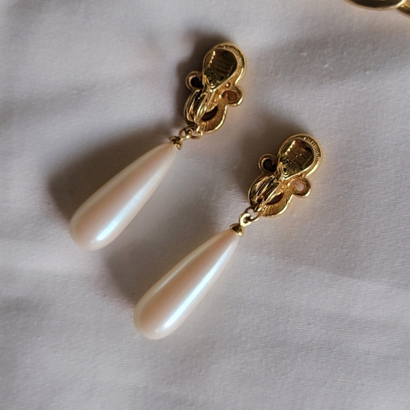 Pearl Drop Gold Swirl Earrings - Picture 4 of 6